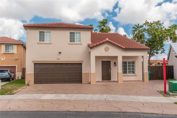 Weitzer At Lago Mar, 7401 SW 157th Ct, Kendale Lakes, Florida 33193, image 2