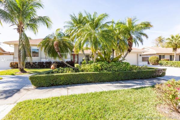 Glen Cove West, 9516 SW 118th Pl, Kendall, Florida 33186, image 2