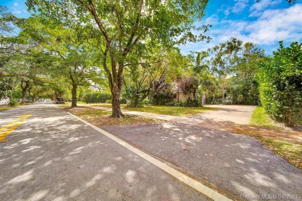 Granada, 916 Milan Ave, Coral Gables, Florida 33134, image 2