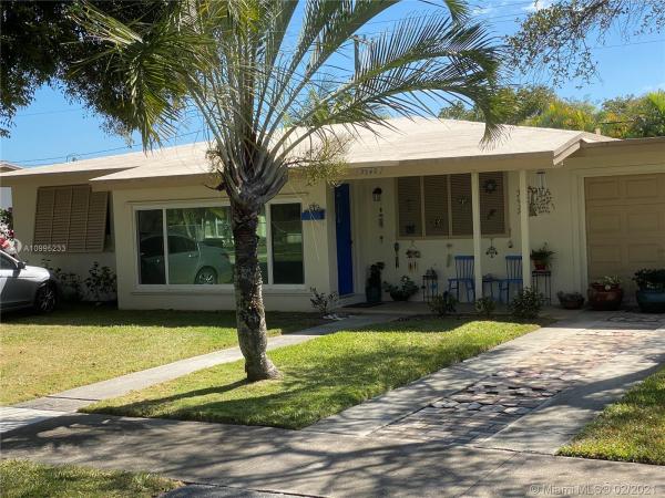 Cutler Ridge, 9540 Martinique Dr, Cutler Bay, Florida 33189, image 2