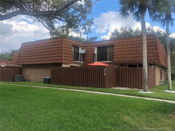 Village At Lake Pine, 816 SW 119th Way, Davie, Florida 33325, image 2