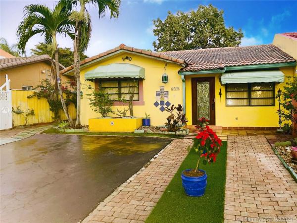 Les Gardens, 2431 SW 112th Ct, University Park, Florida 33165, image 2