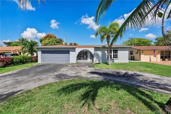 The Knolls, 8821 Southampton Dr, Miramar, Florida 33025, image 2