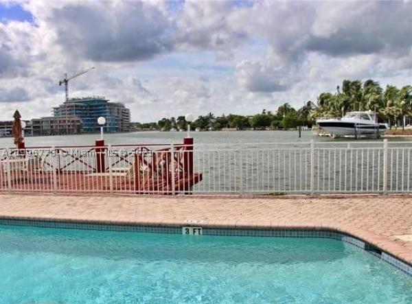 Lake View, 4730 Pine Tree Dr #14, Miami Beach, Florida 33140, image 2