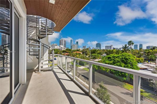 Eleven In The Roads, 545 SW 11th St #205, Miami, Florida 33129, image 2