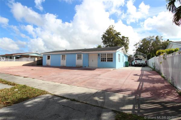 21st Century Homes, 15320 SW 306th St, Leisure City, Florida 33033, image 2