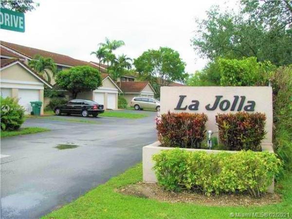Townhomes Of La Jolla, 11580 SW 91st Ter #-, Kendall, Florida 33176, image 2