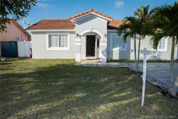 Estate Homes, 12531 SW 223rd St, Goulds, Florida 33170, image 2