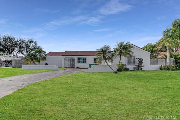 Weitzer Shauna Meadows, 15244 SW 156th Ter, Richmond West, Florida 33187, image 2