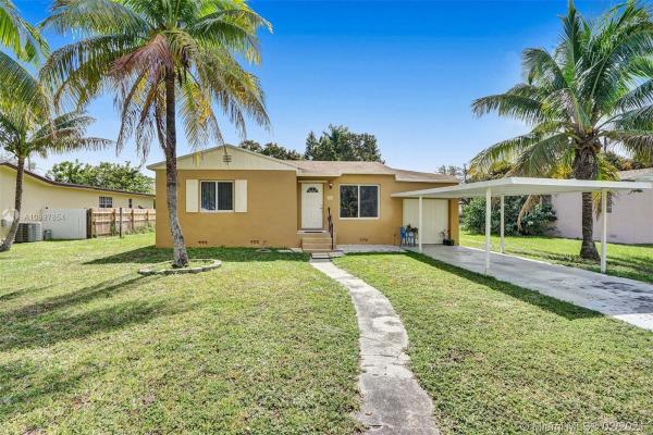 Biscayne Gardens, 98 NW 144th St, Golden Glades, Florida 33168, image 2