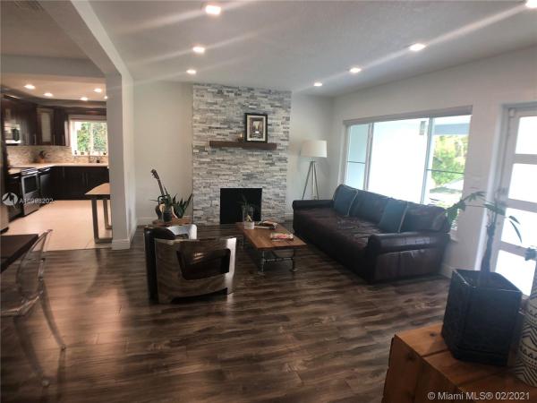 Gold Crest, 140 NW 102nd St, Miami Shores, Florida 33150, image 2
