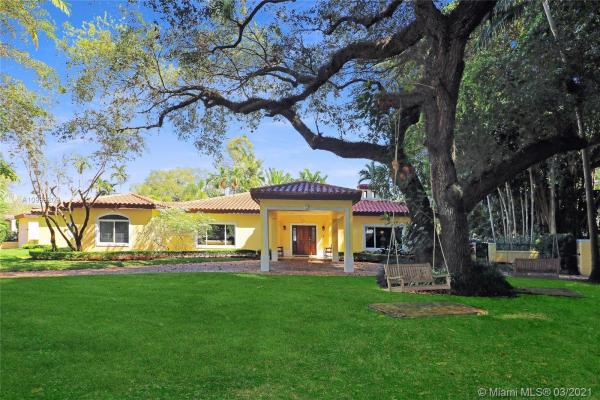 Louise Park, 717 University Dr, Coral Gables, Florida 33134, image 2
