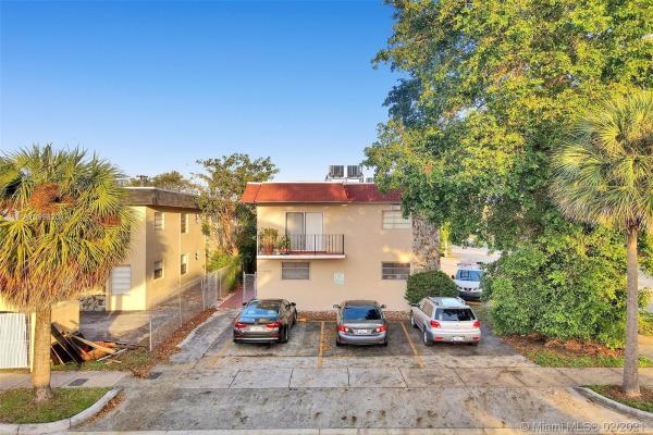 Corona Del Mar, 16103 NE 19th Ct, Miami, Florida 33162, image 2
