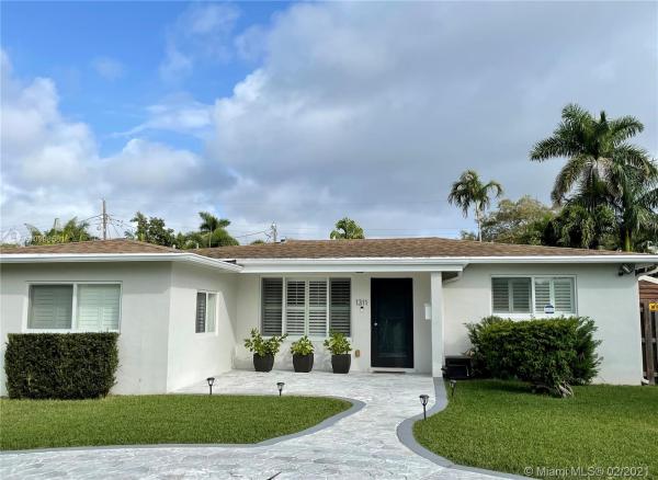 Sunny Acres, 1311 Dewey St, Hollywood, Florida 33019, image 2