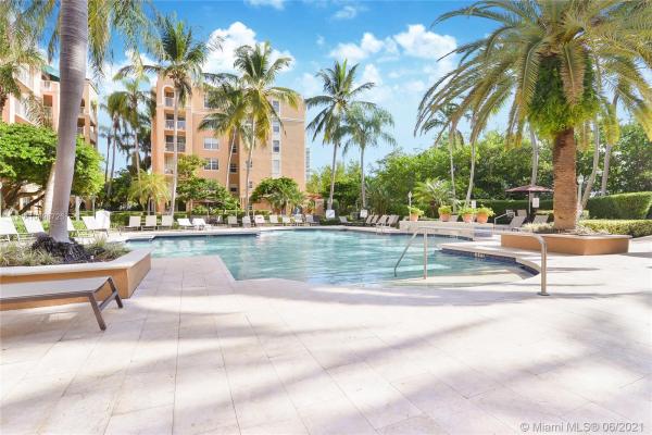 The Yacht Club At Aventura, 19655 E Country Club Dr #6601, Aventura, Florida 33180, image 2