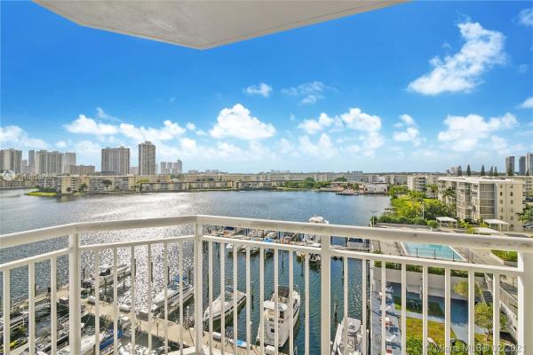Del Prado North Towers, 18081 Biscayne Blvd #705-4, Aventura, Florida 33160, image 2