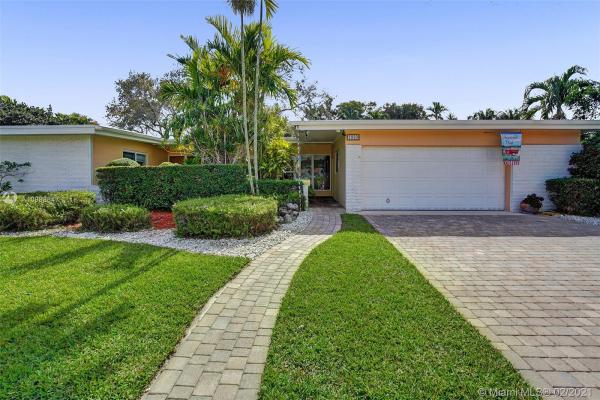 Sky Lake, 1930 NE 187th Dr, North Miami Beach, Florida 33179, image 2