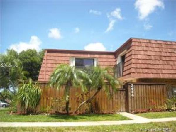 Waterford Courtyards South, 2444 SW 15th St, Deerfield Beach, Florida 33442, image 2