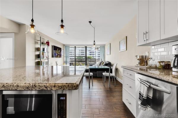 Charter Club, 600 NE 36th St #307, Miami, Florida 33137, image 2