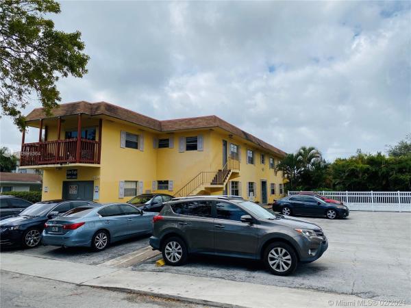 Hollywood Lawns, Hollywood, Florida 33020, image 2