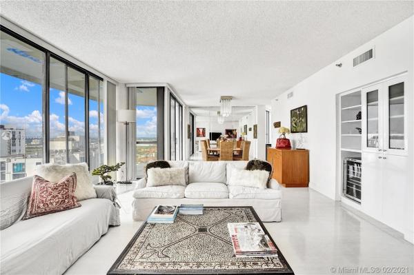 Hamptons West, 20281 E Country Club Dr #2201, Aventura, Florida 33180, image 2