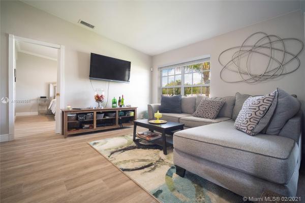 9391 N Meadows Cir, Miramar, Florida 33025, image 2