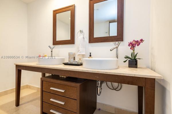 Icon Brickell Tower 2, 495 Brickell Ave #3108, Miami, Florida 33131, image 3