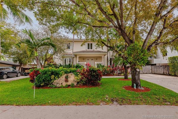 Tropical Isle Homes, 375 Ridgewood Rd, Key Biscayne, Florida 33149, image 2