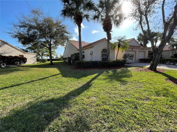 Emerald Pointe, 7712 Coral Lake Dr, Delray Beach, Florida 33446, image 2