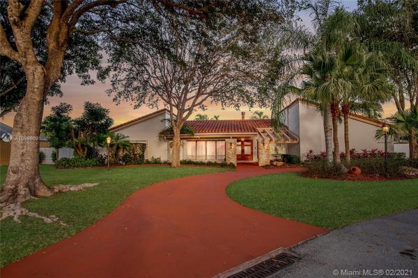 Las Haciendas Of La Mancha, 12021 SW 101st Ave, Kendall, Florida 33176, image 2