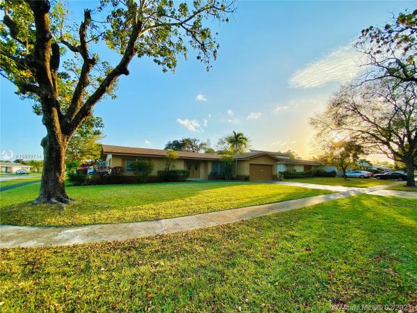 Mirror Lake Estates, 7060 NW 10th Pl, Plantation, Florida 33313, image 2