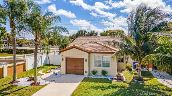 Hammocks At Riverglen, 4214 NW 1st Pl, Deerfield Beach, Florida 33442, image 2