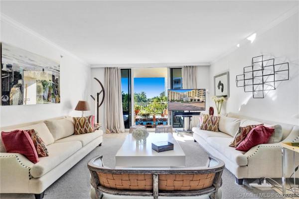 Lake Tower, 765 Crandon Blvd #210, Key Biscayne, Florida 33149, image 2