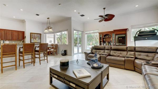 Oak Ridge Falls, 9662 SW 123rd St, Kendall, Florida 33176, image 2