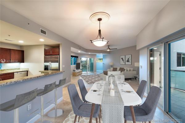 The Grove Club, 2699 Tigertail Ave #32, Miami, Florida 33133, image 2