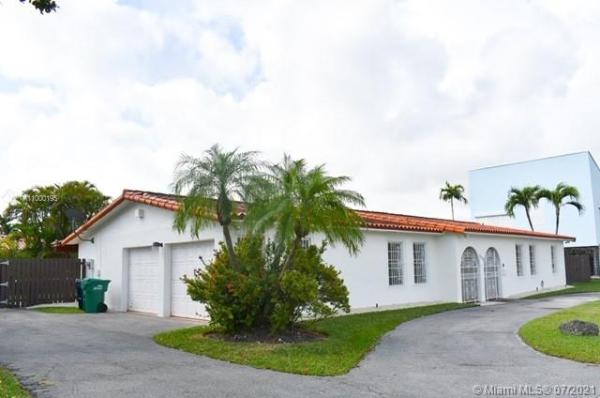 Torres Tower, 8720 SW 54th St, Olympia Heights, Florida 33165, image 2