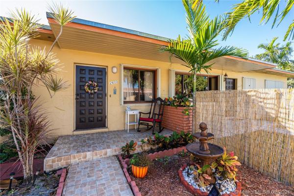 Glenroyal, 2600-2602 NW 1st St, Miami, Florida 33125, image 2