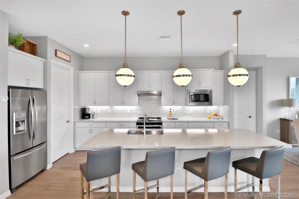 Boca Flores, 21882 Canadensis Cir #202, Boca Raton, Florida 33428, image 2