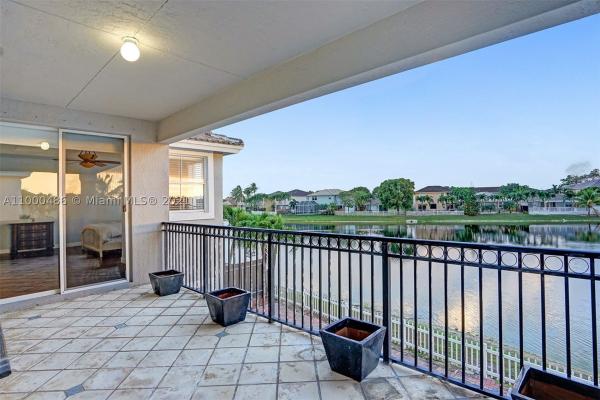 16292 SW 43rd Ter, Unincorporated Dade County, Florida 33185, image 2