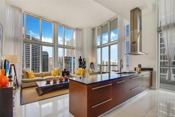Icon Brickell Tower 3, 485 Brickell Ave #4002, Miami, Florida 33131, image 2