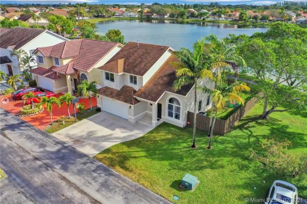 West Esplanade, Hialeah, Florida 33015, image 2