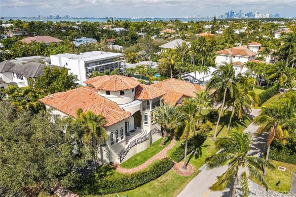 Tropical Isle Homes, 570 Hampton Ln, Key Biscayne, Florida 33149, image 2
