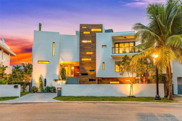 Riviera, 300 Palm Ave, Miami Beach, Florida 33139, image 2