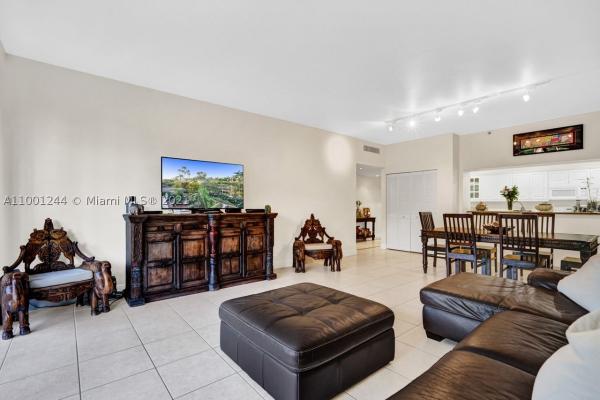 The EmeraldBay At Key Colony, 151 Crandon Blvd #236, Key Biscayne, Florida 33149, image 3