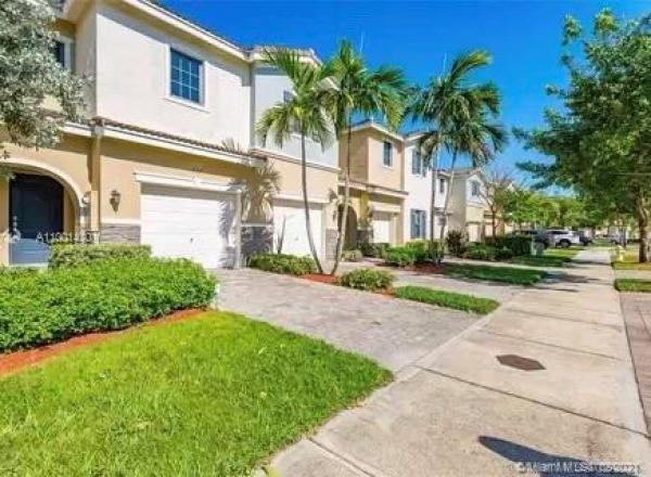 Champion Lakes, 308 NE 194th Ln, Ives Estates, Florida 33179, image 2