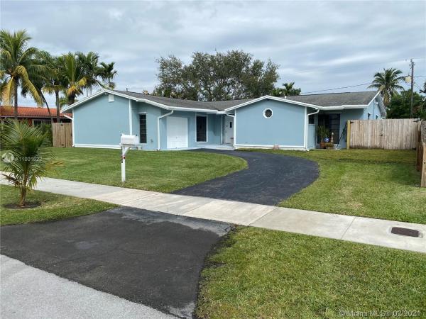 Bel Aire, 10011 SW 197th St, Cutler Bay, Florida 33157, image 2