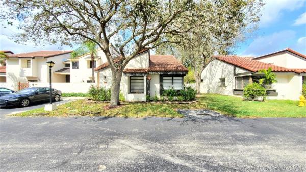 Kenland Court, 12511 SW 94th Ter, The Crossings, Florida 33186, image 2