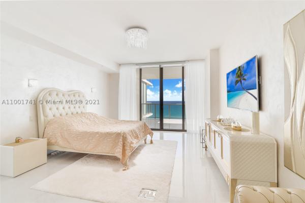 Bal Harbour Center, 9703 Collins Ave #2508, Bal Harbour, Florida 33154, image 3