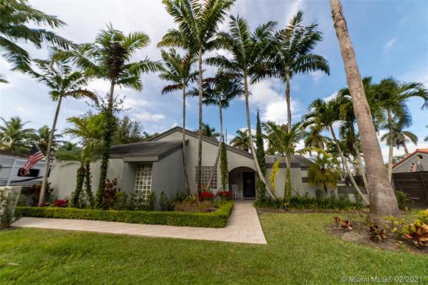 Weitzer Shauna Meadows, 15281 SW 152nd Ter, Richmond West, Florida 33187, image 2