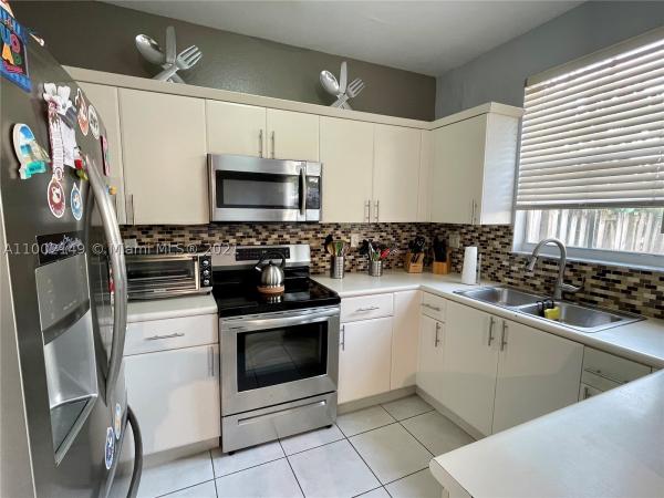 14963 SW 9th Ln, Unincorporated Dade County, Florida 33194, image 2